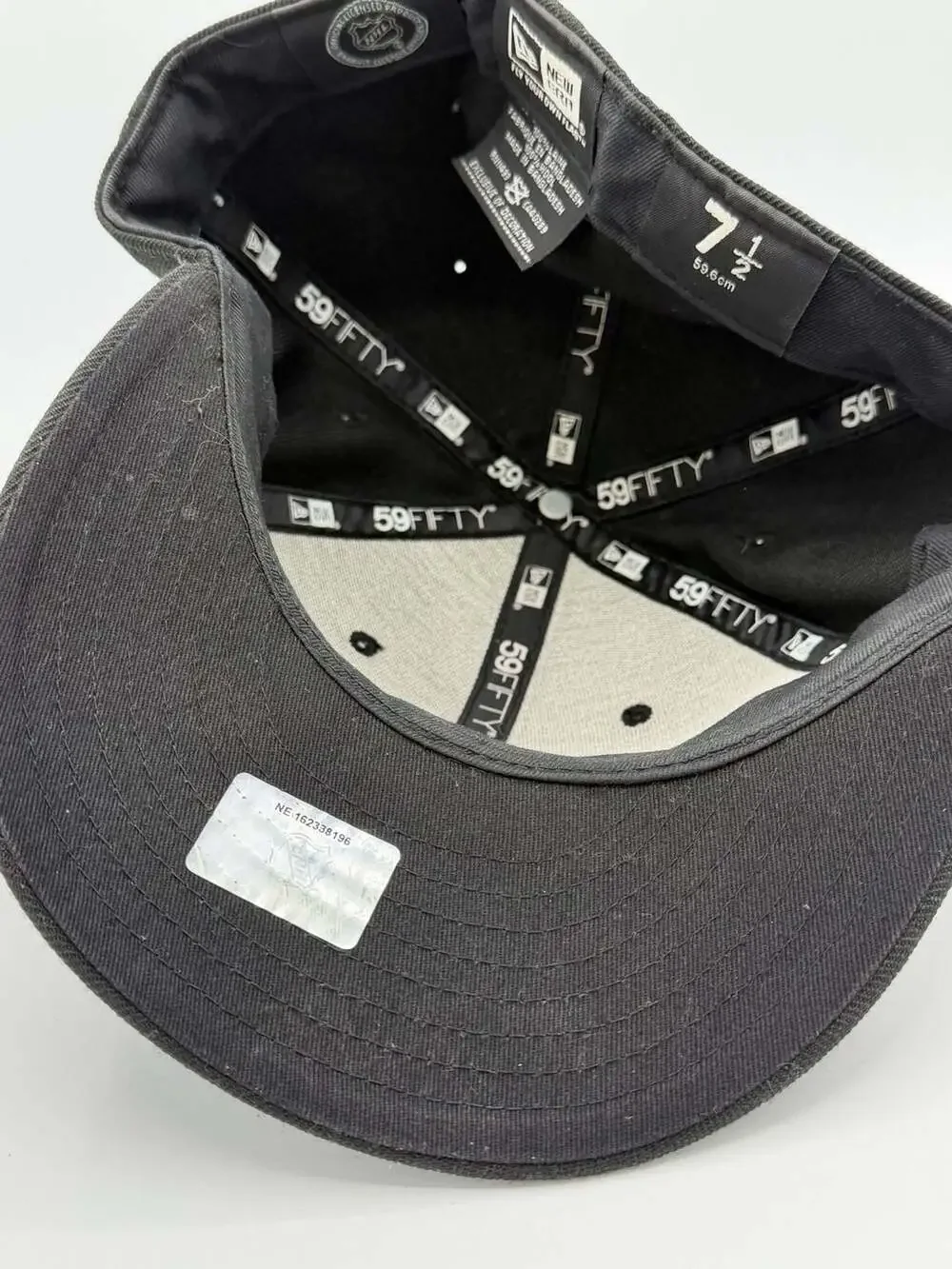 New Era Boston Bruins 59FIFTY Fitted Hat Size 7 1/2 Black Wool NHL Cap